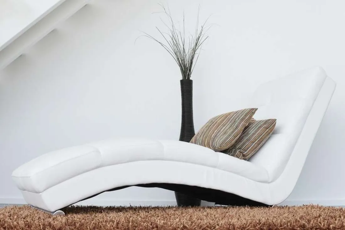 Helles Wohnzimmer einer Mietwohnung